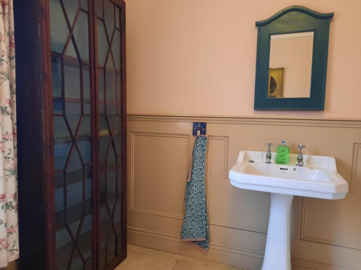 Croagh Patrick Lodge Apartment Уестпорт Екстериор снимка