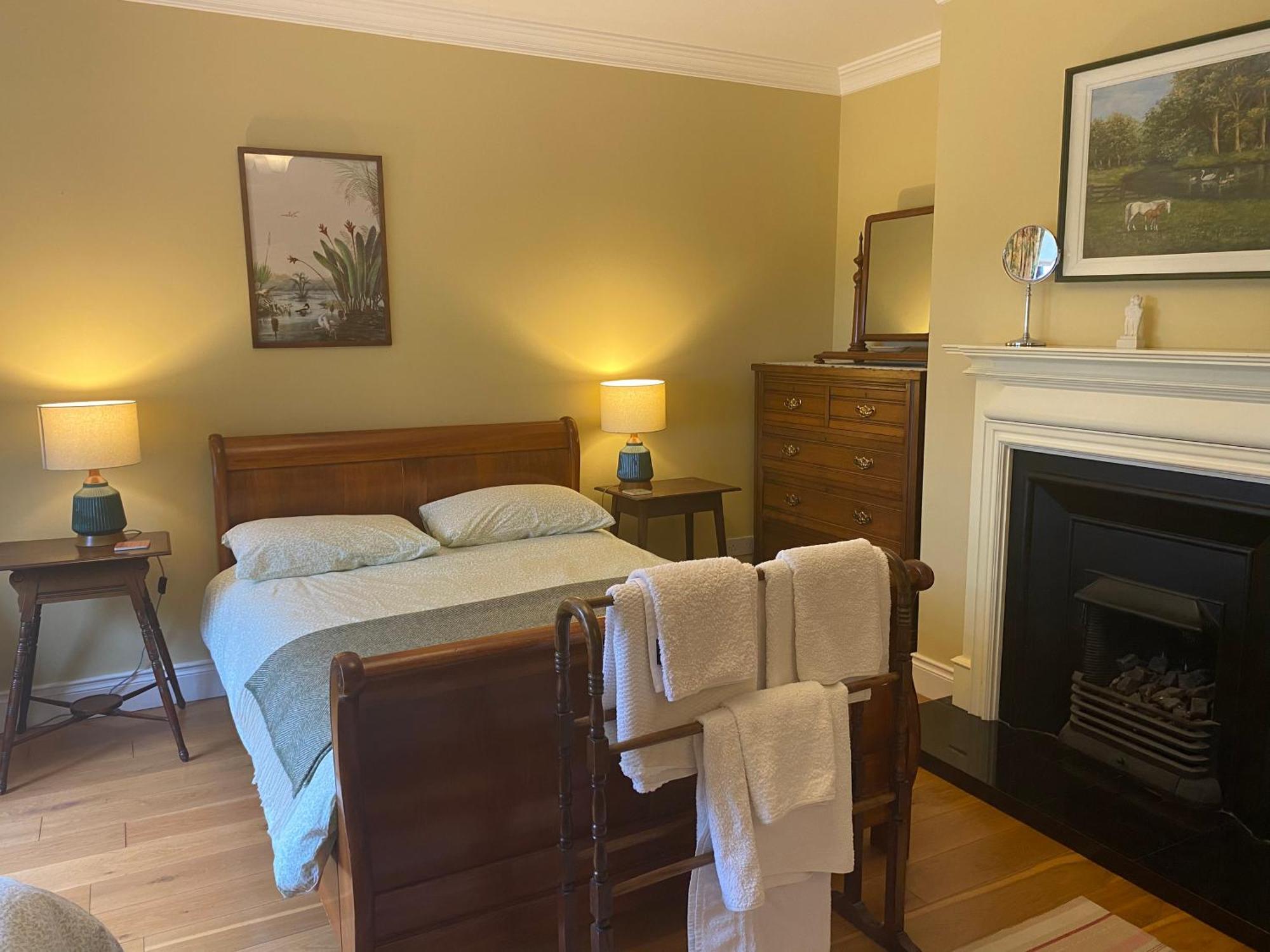Croagh Patrick Lodge Apartment Уестпорт Екстериор снимка